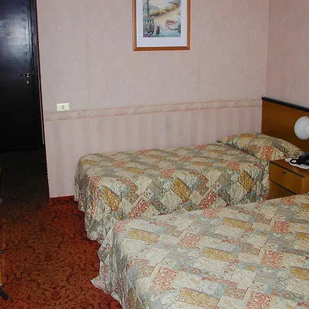Aries Hotell Lesa