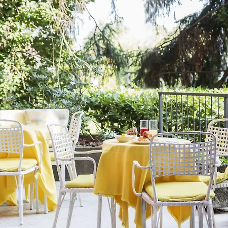 Aries Hotel Lesa