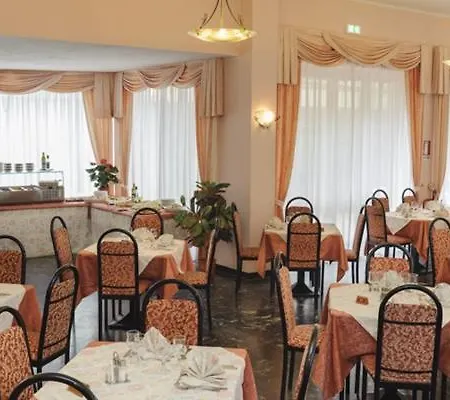 Hotel Aries Lesa
